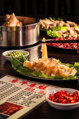 舌尖上的烟火气 探访姐夫秘制牛肉焖锅