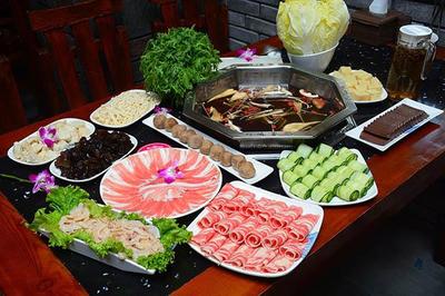 渝香居零加盟秘诀 以焖锅为特色，打造差异化的重庆火锅成功模式