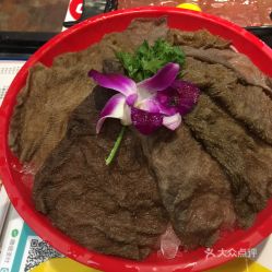 第9厂串串香火锅观音桥总店 精品水牛毛肚口感与用户评价全解析